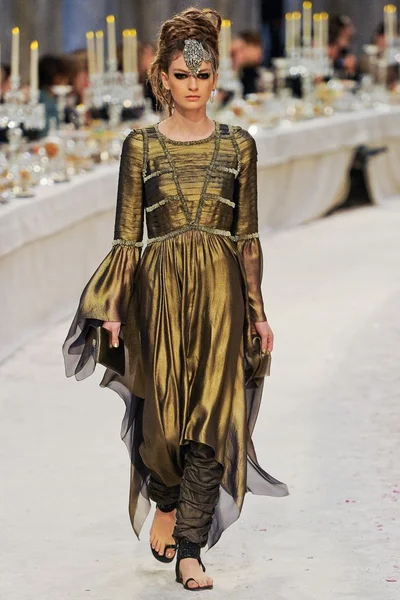 Look 60